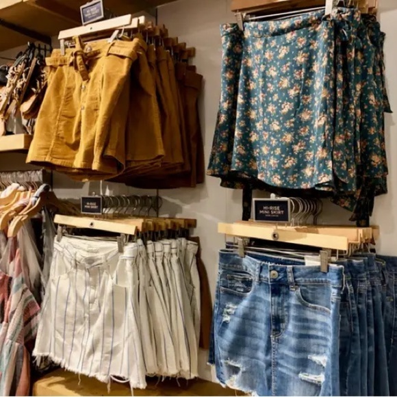 American eagle mystery box 5 items jeans + tops - Picture 2 of 2